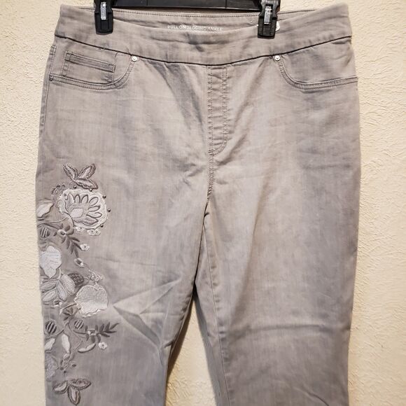Chico’s Pull On Jegging Ankle Floral Embellishments Denim Sz 3R Grey - Picture 4 of 12